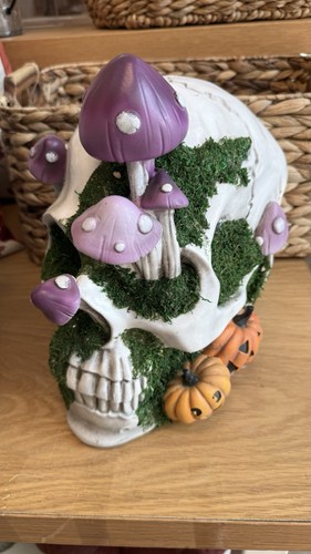Mushroom skull with moss - with,
