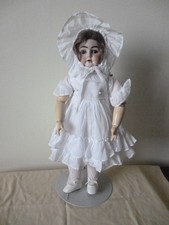 Antique bisque head - , doll
