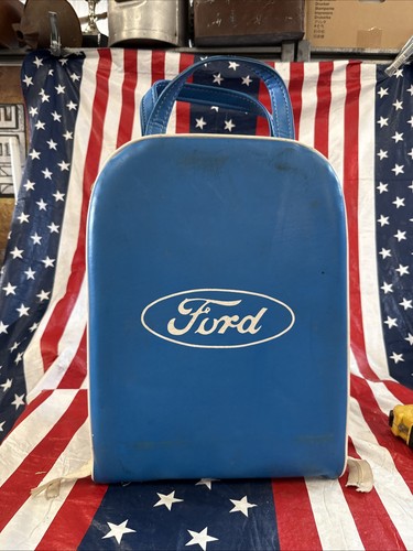 Vintage american ford - vintage, arena