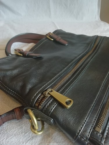 Fossil black grainey leather