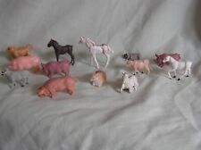 15 x VINTAGE FARMYARD ANIMALS INCLUDING BRITAINS + FENCING & SHRUBBERY