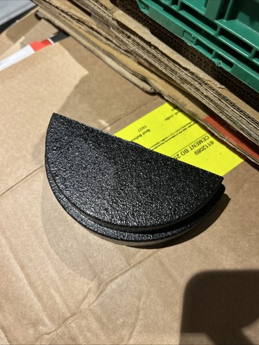 Black half round external stop - round,