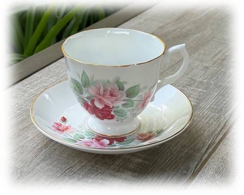 One vintage royal - grafton, tea