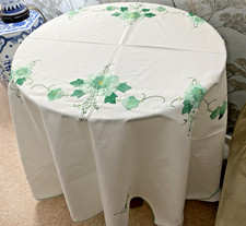 VINTAGE WHITE/GREEN COTTON OVAL  TABLECLOTH~66" x 54" LOVELY APPLIQUE EMBROIDERY