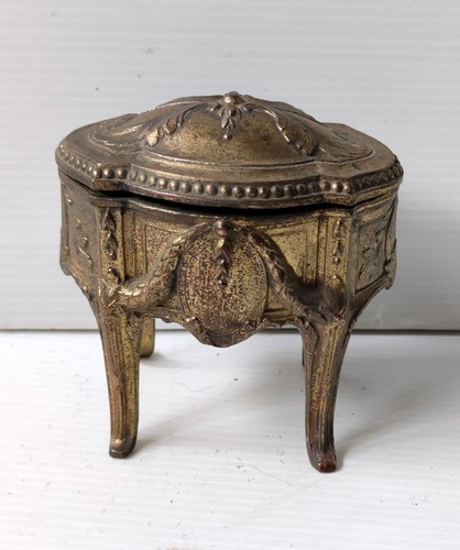 Cushioned jewelry box - cushioned,