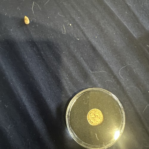 22ct gold sovereign queen - sovereign,