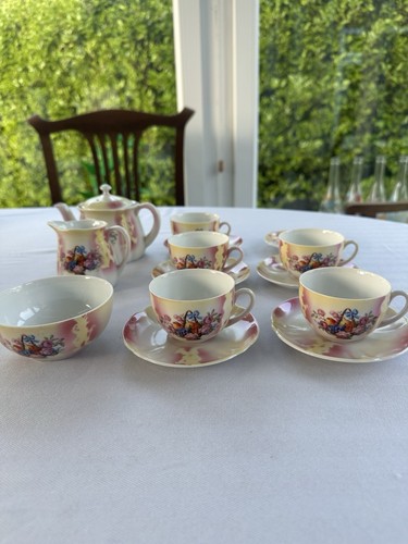 Lovely antique porcelain - porcelain, isle