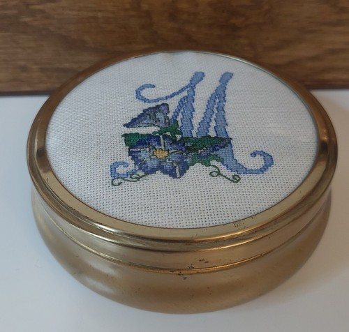 Brass trinket box with - brass,