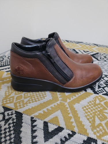 Euc womens tan - euc, reiker
