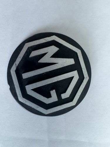 Steering wheel center horn