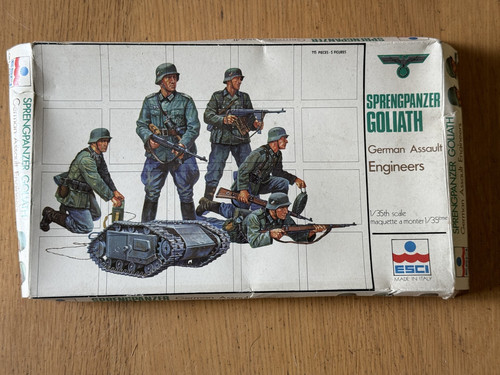 Esci plastic model kit - 1:35,