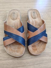 Pavers navy & tan comfort