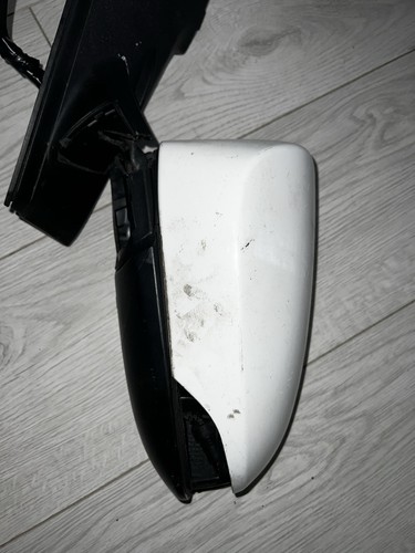 Toyota yaris left - door, mirror