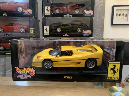 Hot wheels scale ferrari - 1:18,