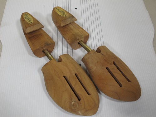 Woodlore cedar shoe trees - cedar,
