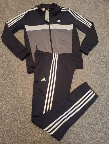 Bnwt adidas junior tiberio - bnwt,