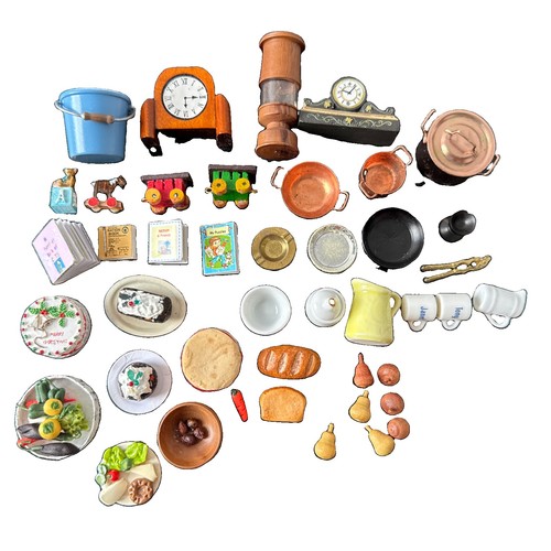 Vintage dolls house miniatures - house,