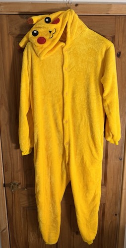 Pokemon pikachu one piece - pikachu,