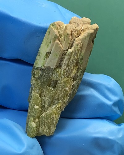 16g pyromorphite specimen - 16g,