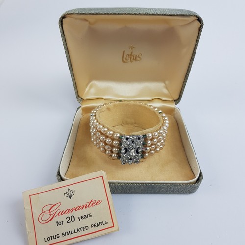 Vintage lotus simulated pearl - vintage,