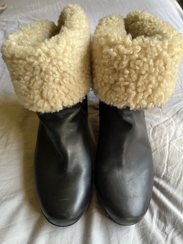 Ugg black leather sheepskin - black,