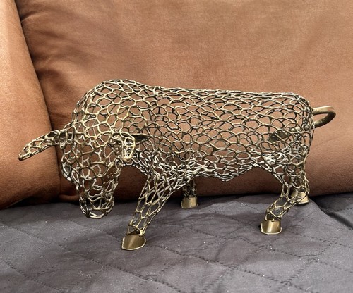 Gilt wire bull - wire, sculpture