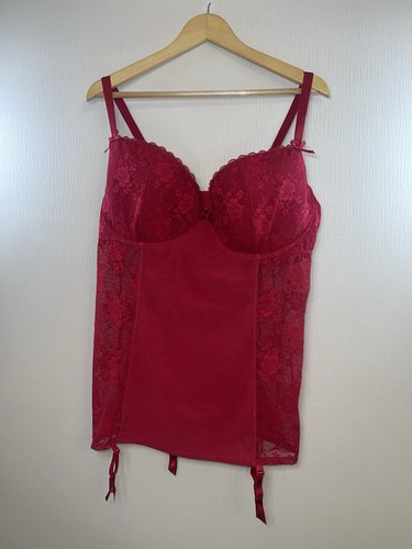 Hips curves red lace basque - &,