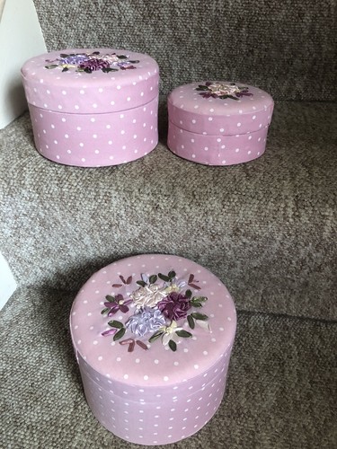 Floral fabric nesting - floral,