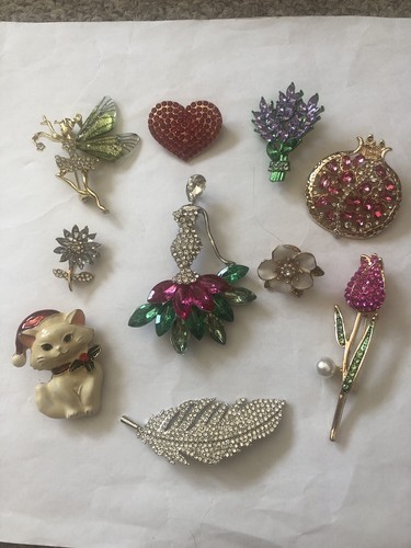 Brooches 10 - x,