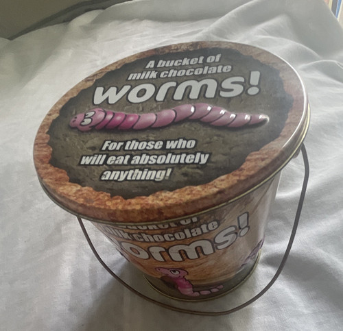 Worms novelty metal tin - worms!,
