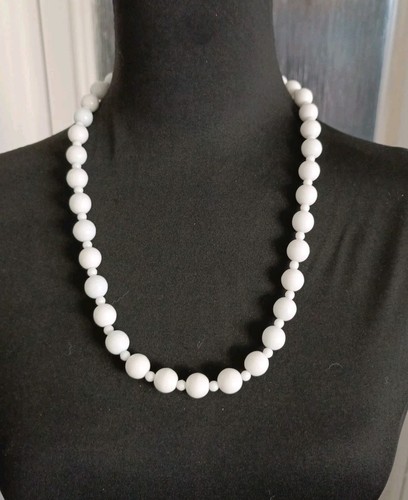 Vintage necklace white glass - necklace,