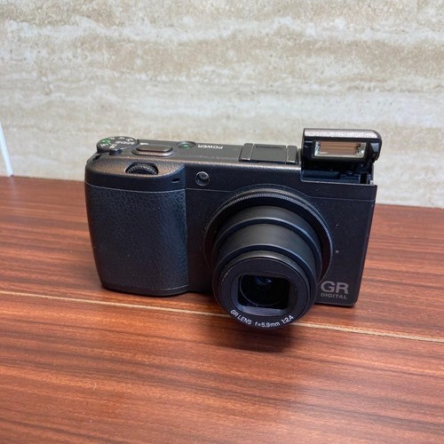 Ricoh digital compact - ii,