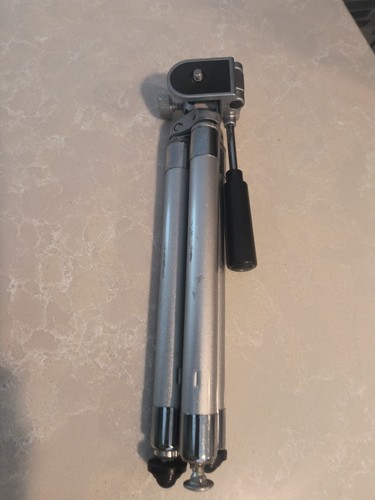 Adjustable tripod to 38 - to, 38"