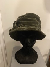 Ladies Gorgeous Green Velvet