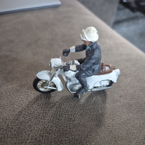Britains triumph thunderbird - triumph,