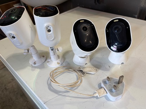 Arlo pro 4 - 4, x