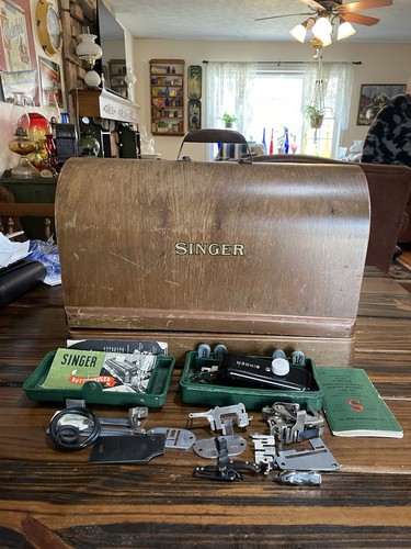 Vtg singer portable - singer,