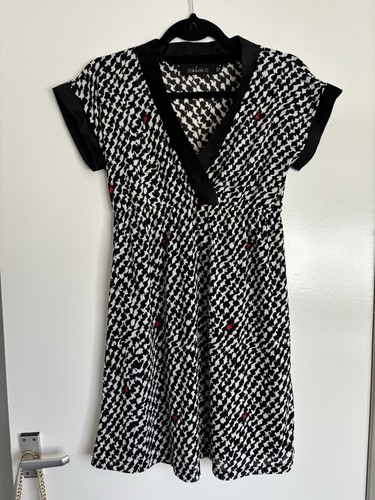 Mina black white red - mina,