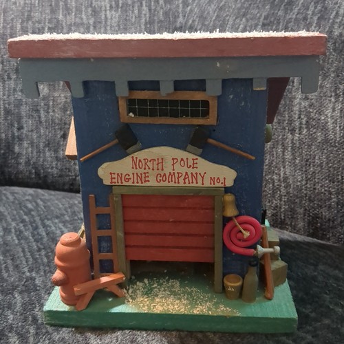 Vtg wooden north pole - pole, fire