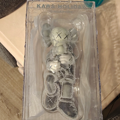 Kaws holiday singapore - kaws, kaws:holiday