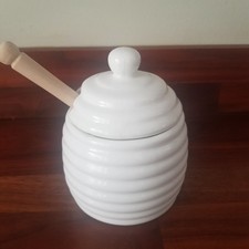 WM. BARTLEET & SONS, Porcelain Beehive, Honey Storage lidded Pot