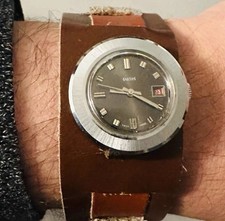 Vintage Rare Smiths jewelled