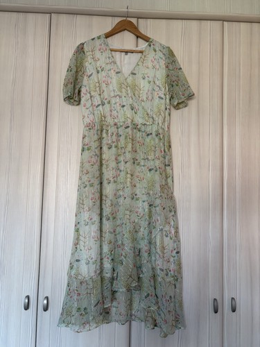 Oliver bonas floral neck - bonas, v-neck