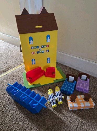 Bananas pyjamas fun house - fun,