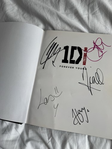 One direction autograph harry - direction,
