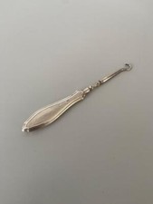 HALLMARKED SILVER BUTTON HOOK