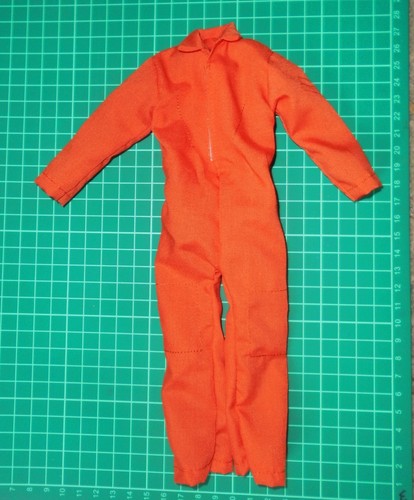 Scale action man modern - scale,