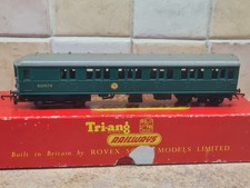 TRIANG R156 SUBURBAN BR GREEN EMU POWERED COACH - VGC - FREE POSTAGE 