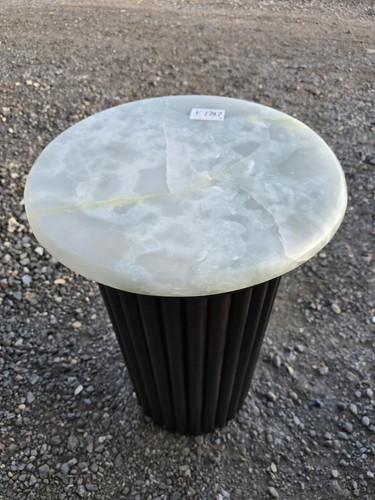Ice white onyx - onyx, fluted