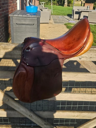 Beautiful stubben jump saddle - beautiful,